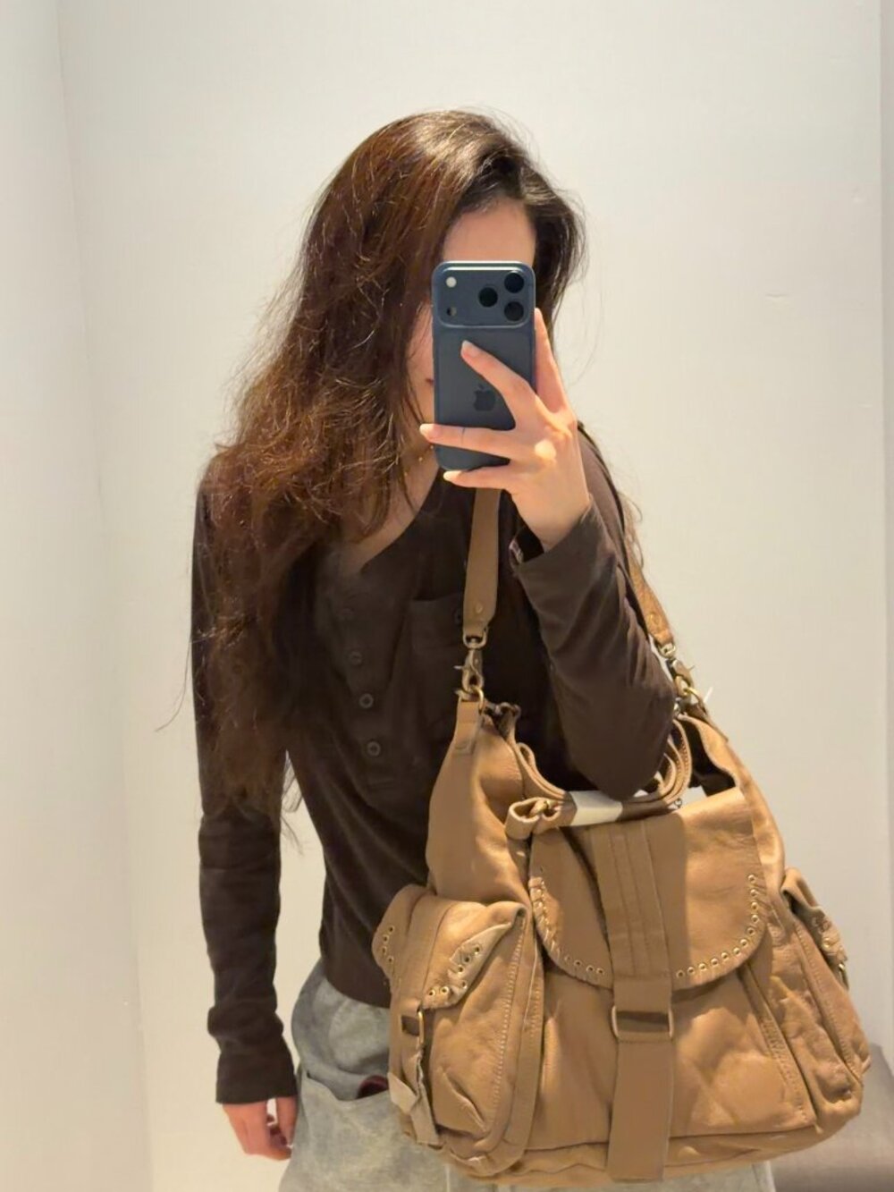 We The Free Saddle Leigh Distressed Leather Tote Bag - Picture 1 of 4
